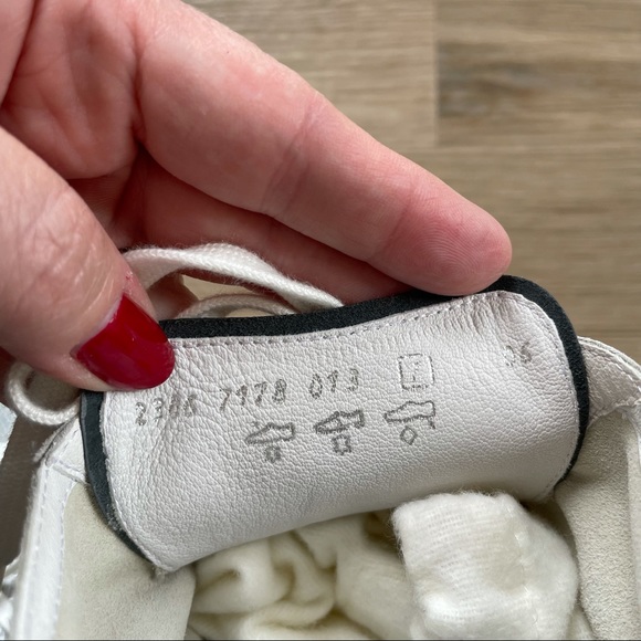 Högl silver sneakers BNWT - size 7UK (size 9). - Picture 3 of 5